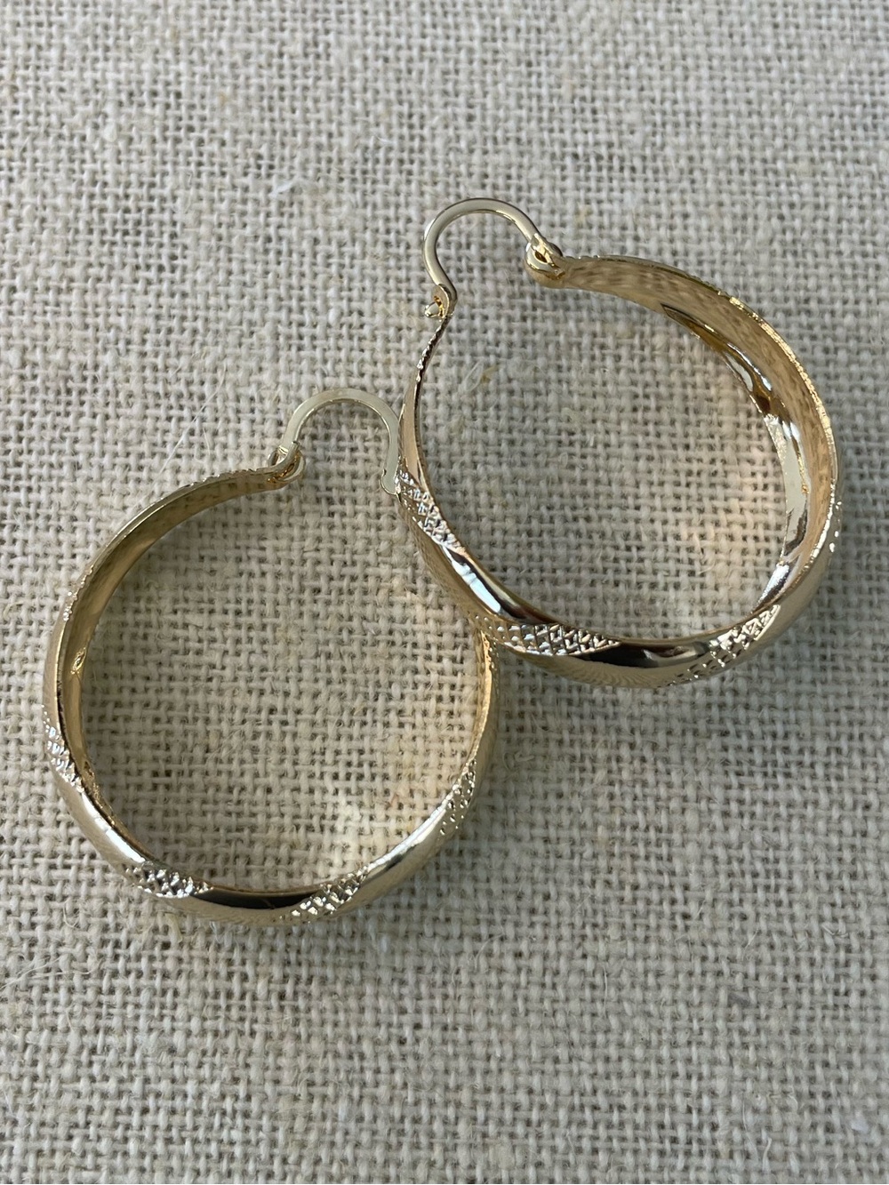 18k Gold Filled Vintage Robbon Hoop Earrings